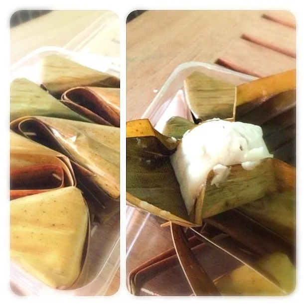 Thai Dessert with Banana Leaves Cover ขนมใส่ไส้ by ร้านศิลปาชีพ 904|@bangkokさん