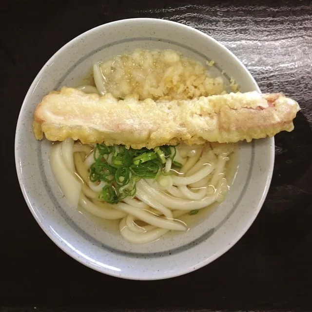 『中西うどん』のかけ小＋ソーセージ天|fujii saburoさん