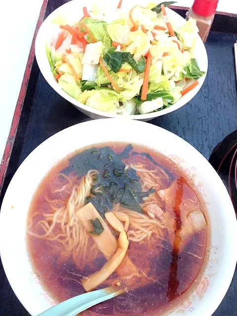 Snapdishの料理写真:Assorted vegetables special order another soy sauce ramen🍜野菜別盛り 特別注文 醤油ラーメン|🌈Ami🍻さん