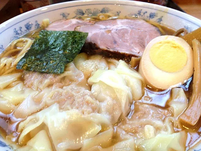 Snapdishの料理写真:ワンタン麺@麺屋ごとう(池袋)|juneshunさん