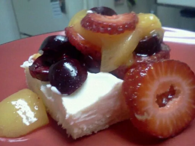 Cherries and berries on a cloud! My favorite desert to make and its the best.|Anthony Andersonさん