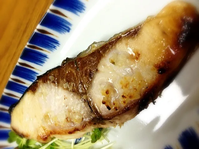 Snapdishの料理写真:天然ブリの塩麹焼き|青い雫さん