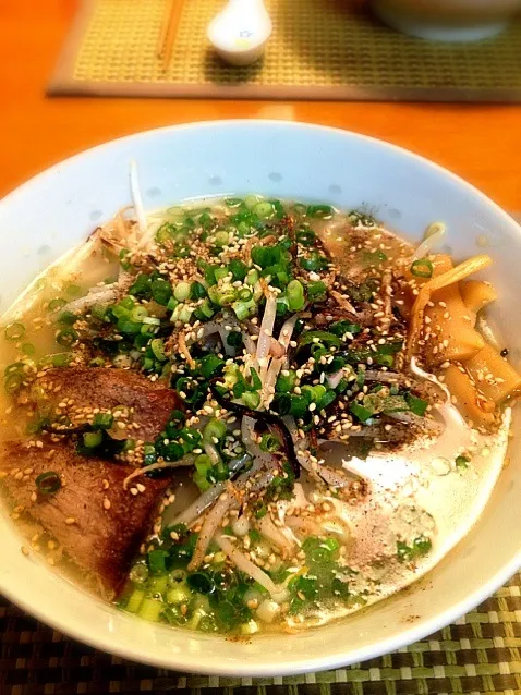 豚骨煮込んだ塩ラーメン★|みつなち☆さん