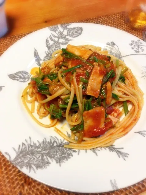 ほうれん草とベーコンのトマトソースパスタ|ゆらさん