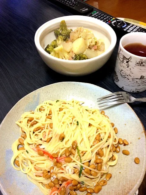 Snapdishの料理写真:納豆パスタとポトフ|ユキやんさん