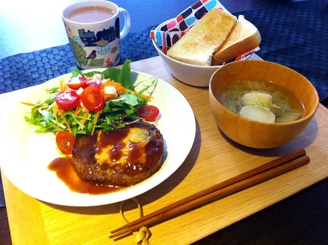 ローソンの100円ハンバーグ定食|こんぶさん