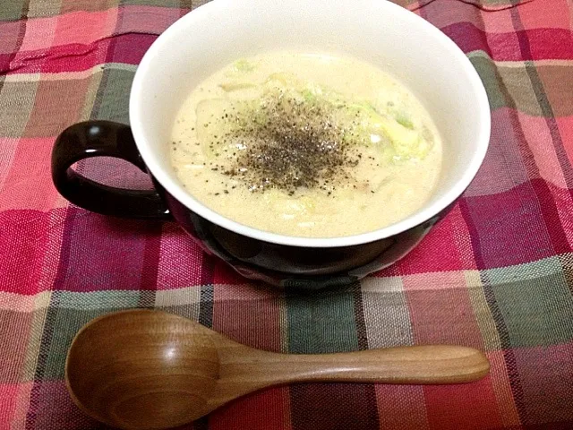 Snapdishの料理写真:餅入り白菜の味噌ミルクスープ|ハルさん