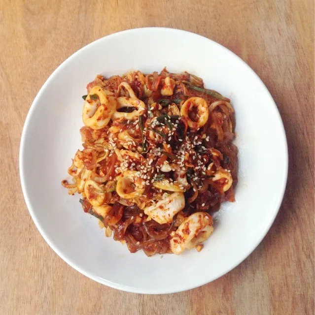 매운잡채 Spicy Jabchae with squid|Rojd Hikaruさん