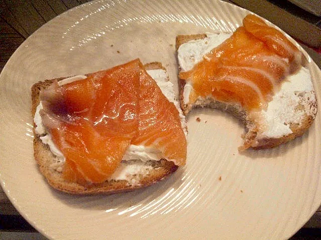 Home made smoked salmon|serra ellialtiogluさん