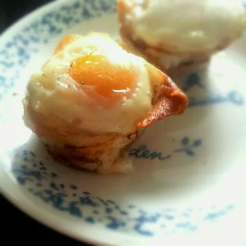 Snapdishの料理写真:Egg wrapped in bacon. egg was really runny!:)|graceさん