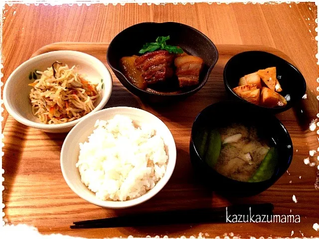 豚の角煮☆切り干し大根☆たけのこのオイスターソース炒め☆舞茸とさやえんどうの味噌汁|kazukazumamaさん