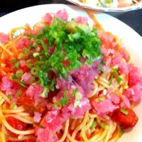 Snapdishの料理写真:マグロのトマトソースパスタ|sayaka morimotoさん