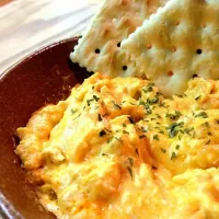 Snapdishの料理写真:Buffalo chicken dip・バッファローチキン風ディップ|Rice Bunnyさん