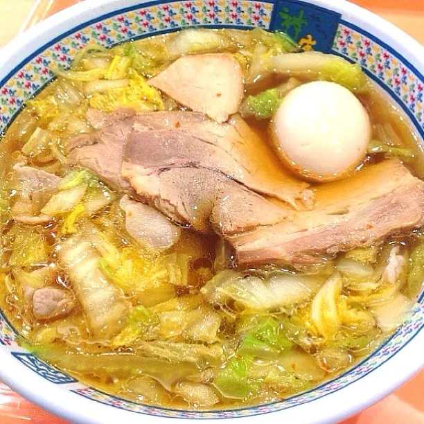 Snapdishの料理写真:どうとんぼり神座の煮卵ラーメン。野菜たっぷりの優しい味で美味しかったです。|chacoさん