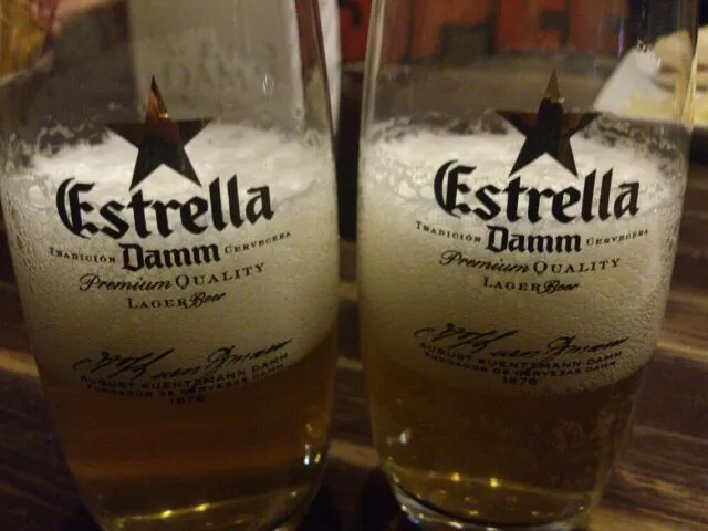 estrella damm beer|silvia campasさん