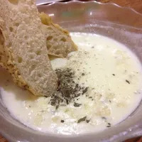 Gnocchi soup with focaccia bread|Jenna Deanさん