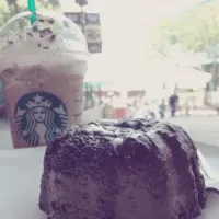 Snapdishの料理写真:Choc molten lava cake & Java Chip coffee|Evangelyn.さん