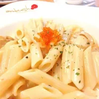 Snapdishの料理写真:Cream sauce penne with scallops and salmon fish roe|Evangelyn.さん