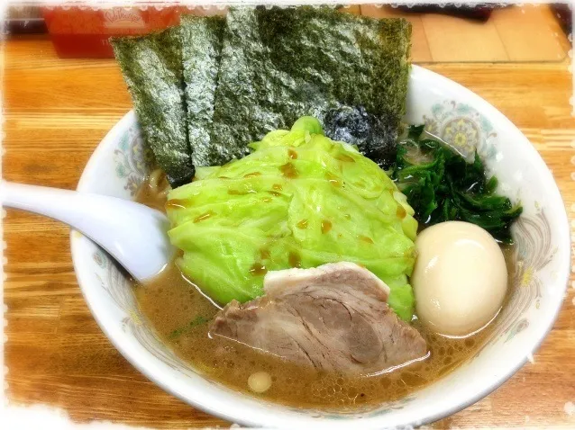 Snapdishの料理写真:キャベ玉ラーメン☆|Chakoさん