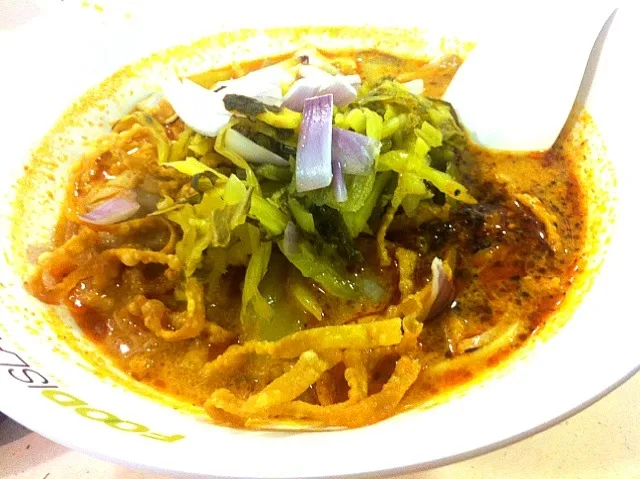 Khaosoi.  Northern Thailand curry chicken noodle.|hayyanaさん