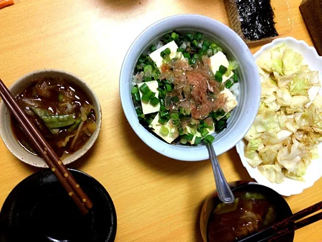 豆腐丼と赤だしお味噌汁|ちゅこさん