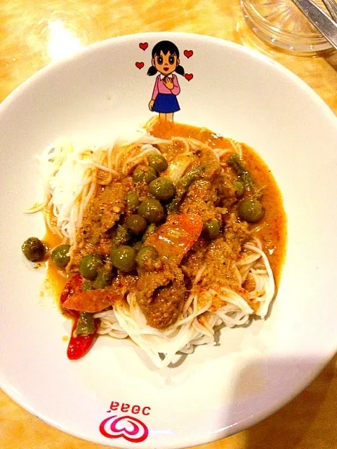 ขนมจีน แกงเผ็ดแพนงหมู จร้า :)|monlyzaさん