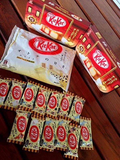 Lovin Kitkat|Pitch Sriputtiratさん