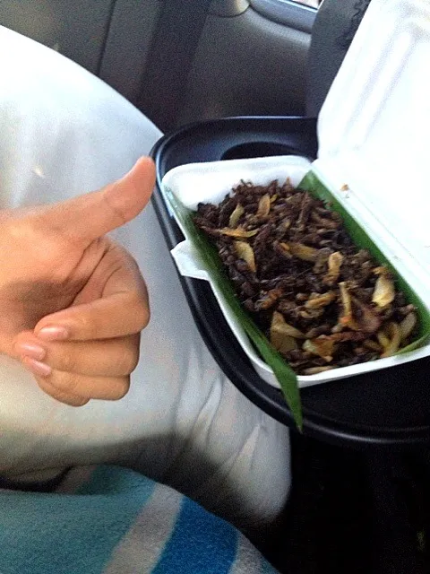 ararawan pampanga's delicacy (crickets ?) exotic food 😉|jennifer tiamzonさん