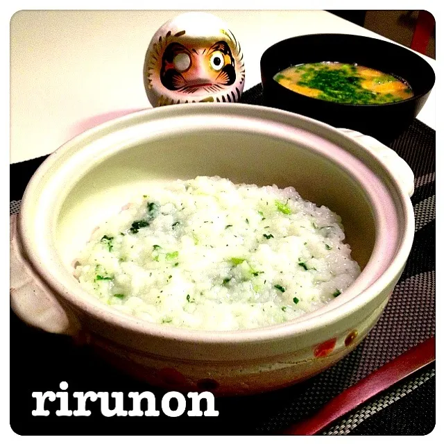 お餅入り七草粥と七草のお味噌汁🌸|りるのんさん
