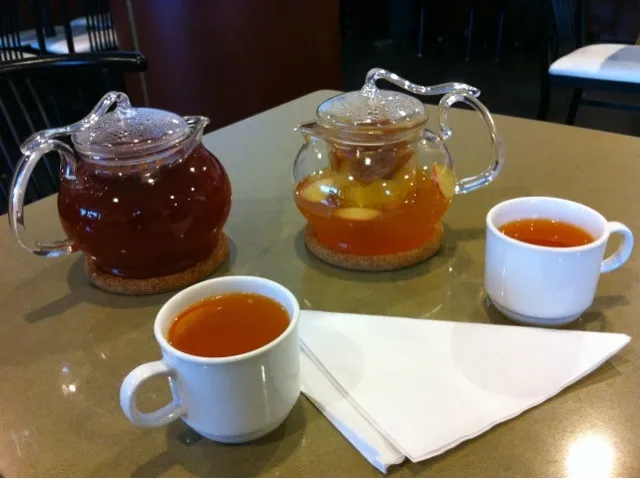 Fresh Fruit Tea & Mixed Berries Tea|Leo Fさん