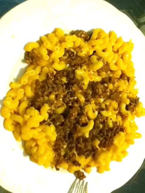 Kraft Deluxe Macaroni & Cheese w/ Ground Beef|Andria Riveraさん