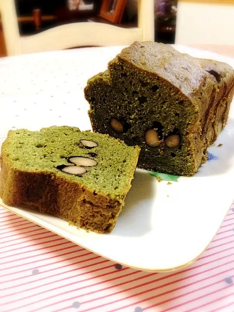 Snapdishの料理写真:黒豆の抹茶パウンドケーキ|oriさん