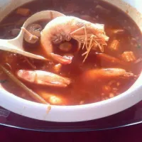 Snapdishの料理写真:tomyam prawn|pei leeさん