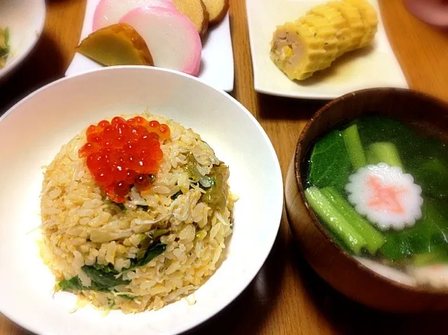 カニとシラスのチャーハン、小松菜となるとの中華スープ、練り物の盛り合わせ|まりこさん