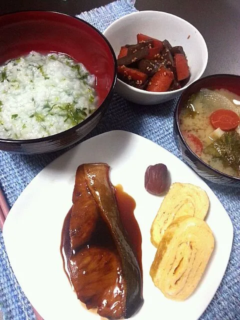 七草粥 お雑煮 はまちの照り焼き 卵焼き 根菜とこんにゃくの煮物|野崎恵理さん