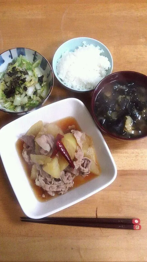 ★大根と豚肉のピリ辛煮 ★白菜の塩麹和え ★味噌汁|＊胡蝶＊さん