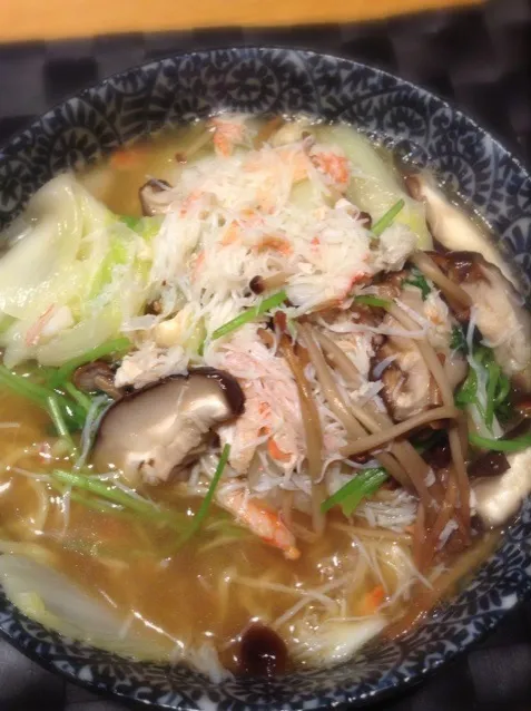 Snapdishの料理写真:新年会の残りで豪華？蟹ラーメン！|Hiroyuki Sugawaraさん