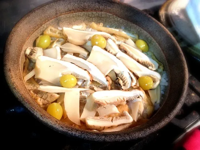 カナダ産松茸土鍋御飯🍚|炊かれたいオトコ おこん 小栁津さん