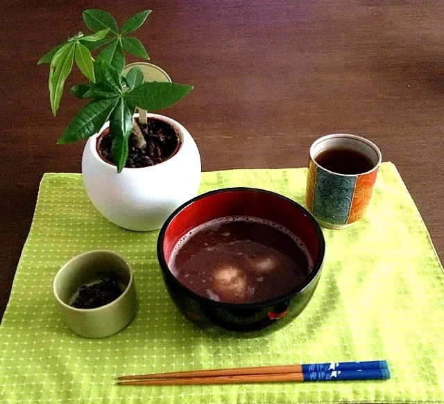 Snapdishの料理写真:ぜんざい、塩昆布、ほうじ茶|pentarouさん