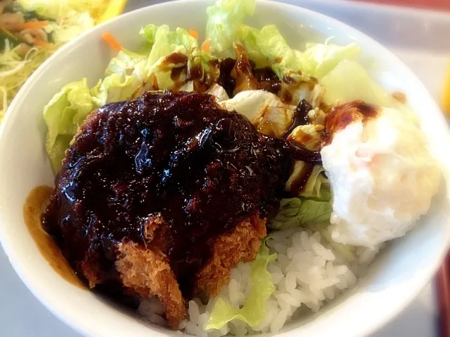 コク旨デミのチーズメンチ丼|川奈さん