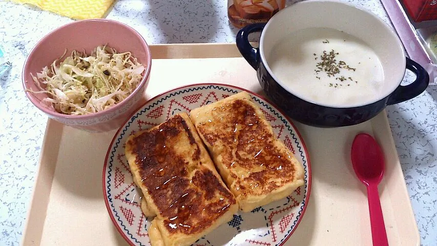 フレンチトースト・じゃがいもスープ・サラダ|めぐりさん