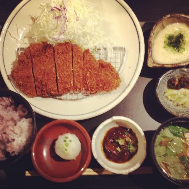 豚カツとろろ定食|ほたて塩ぼんじりさん