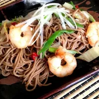 ニンニクをきかせたお蕎麦で焼きそば(^-^)