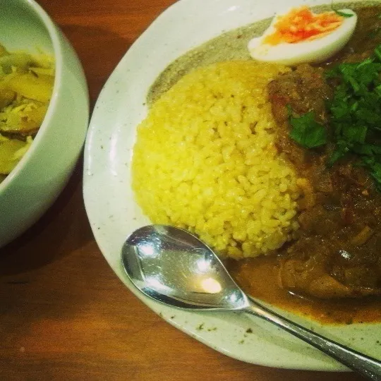 スパイスから作るチキンカレーとジャガイモのサブジ|みどりっちさん