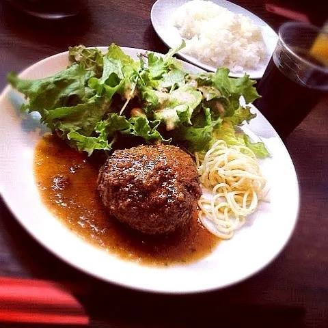 Snapdishの料理写真:手ごねハンバーグランチ(Boo)|Bobさん