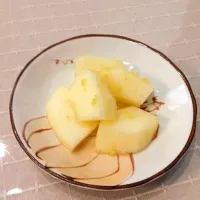 Snapdishの料理写真:りんごのゆずシロップ漬け|saekoさん