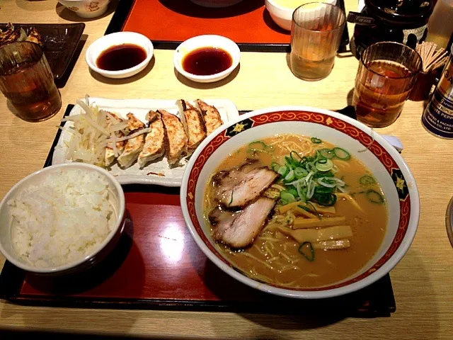 らーめん餃子定食|tomokatsu_hayashidaさん