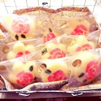 Snapdishの料理写真:お土産デコ蒸しケーキ♡|kami yamamotoさん