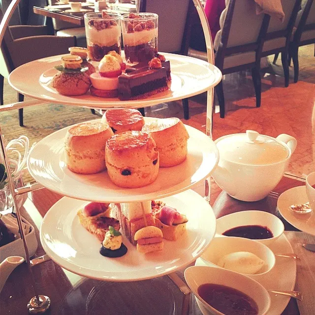 Snapdishの料理写真:Four Seasons - Afternoon High Tea Set|sweeettooothさん