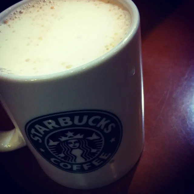 starbucks. vanilla latte.|Rinaさん